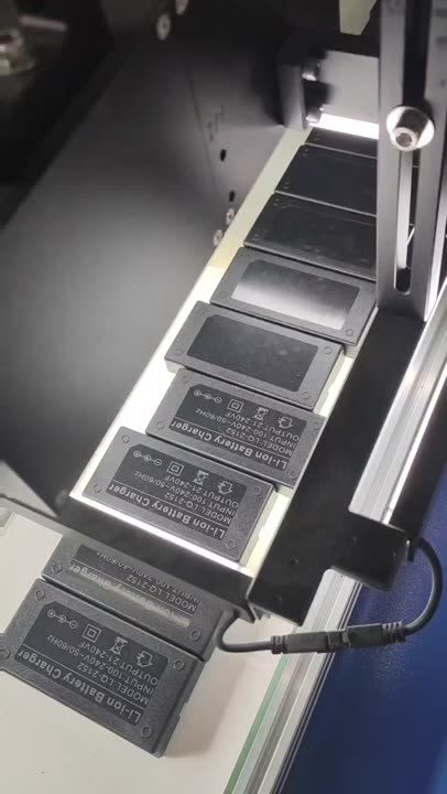 金属铭牌 · 视觉打标